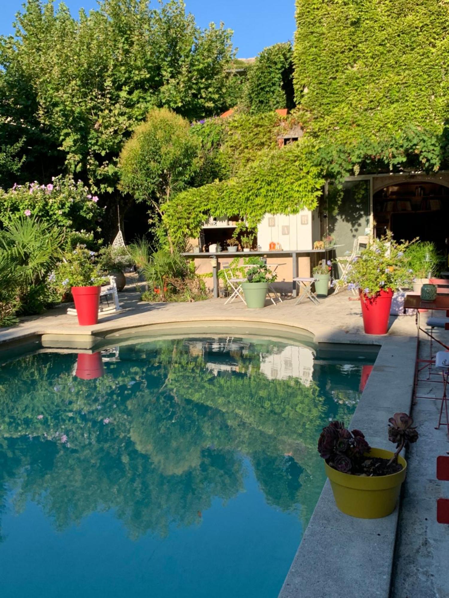 La Demeure Bed and Breakfast Eyguières Eksteriør billede