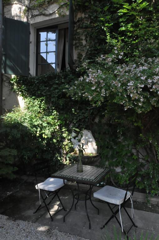La Demeure Bed and Breakfast Eyguières Eksteriør billede
