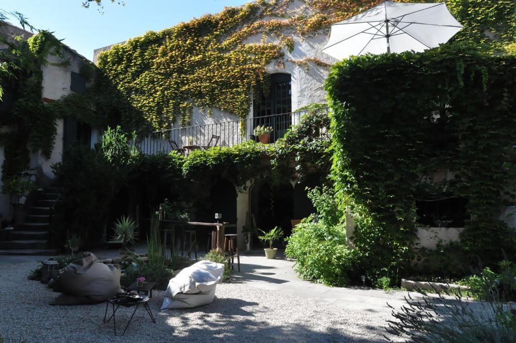 La Demeure Bed and Breakfast Eyguières Eksteriør billede